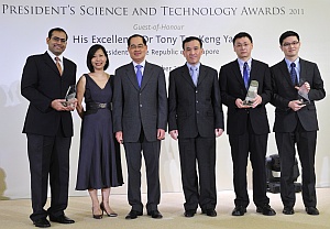 The 2011 Young Scientist Award winners received their awards from A*STAR Chairman, Lim Chuan Poh (third from right), and Minister of Trade and Industry, Lim Hng Kiang (third from left).