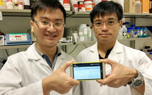 Samuel Gan (right) and Phi Vu Nguyen (left) from the A*STAR Bioinformatics Institute have developed DNAApp — a convenient app for analyzing DNA sequencing files on mobile devices.