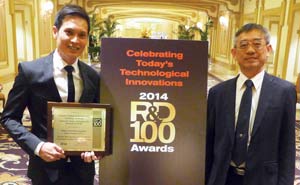 Daniel Teo Tat Joo (left), inventor of FELA, and Lim Ser Yong (right), executive director of SIMTech.