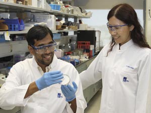 Yi Yan Yang (right) with co-worker Shrinivas Venkataraman.